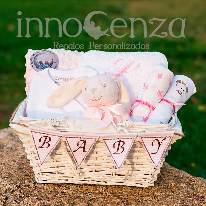 Canastilla rosa personalizada de regalo para bebé recién nacido